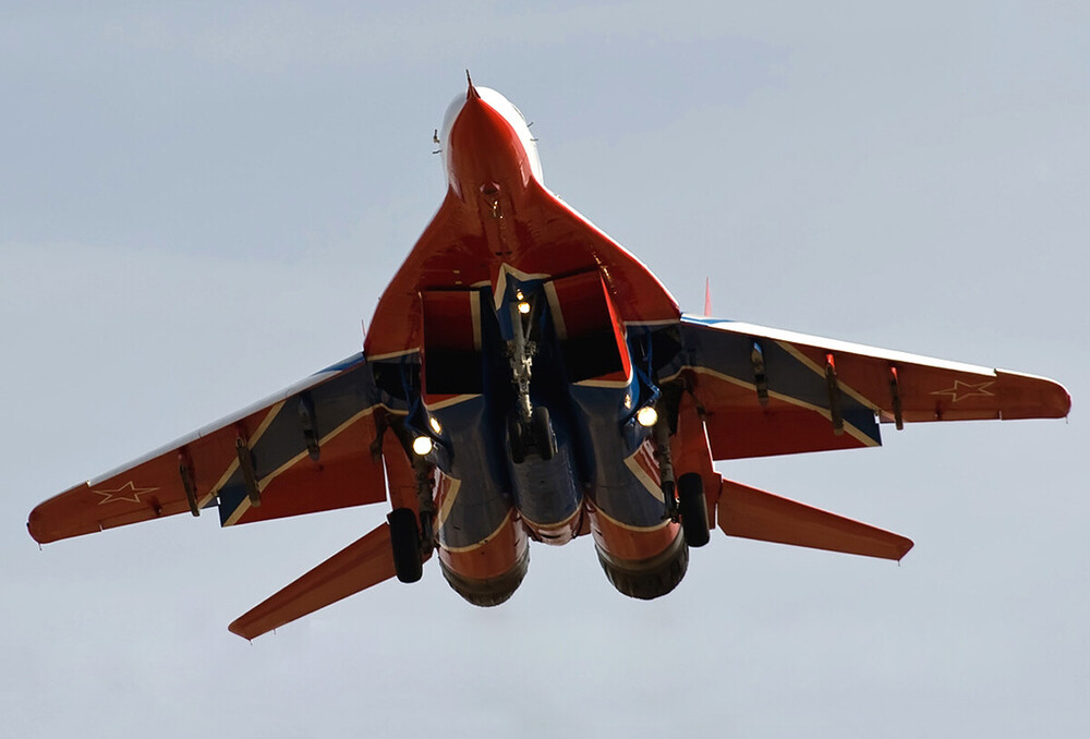 Mikoyan-Gurevich MiG-29_vol-4 (16).jpg