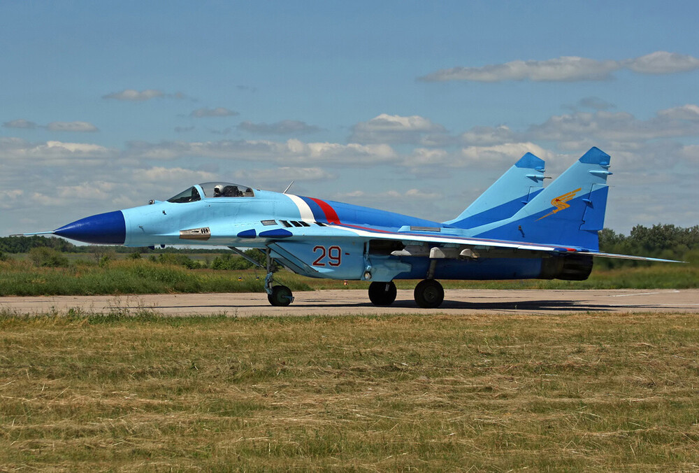 Mikoyan-Gurevich MiG-29_vol-4 (18).jpg