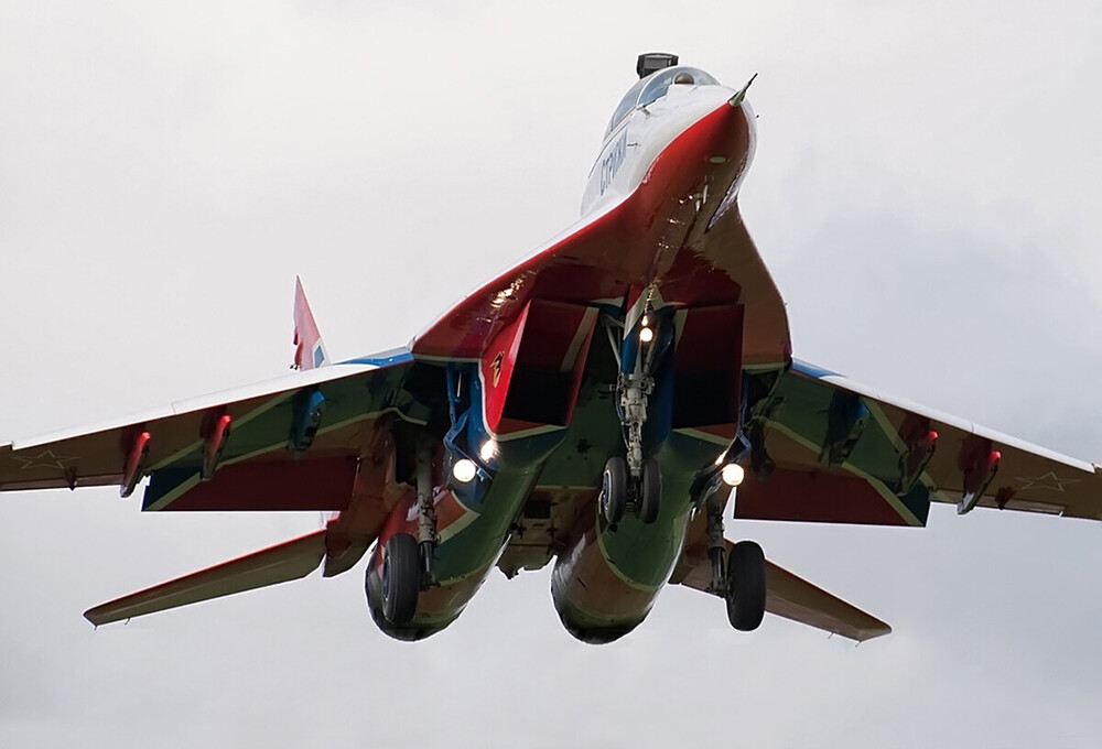 Mikoyan-Gurevich MiG-29_vol-4 (19).jpg