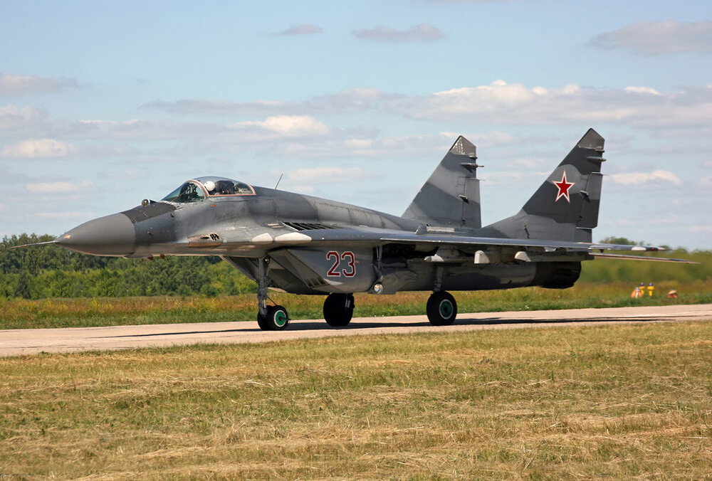 Mikoyan-Gurevich MiG-29_vol-4 (20).jpg