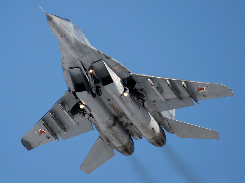 Mikoyan-Gurevich MiG-29_vol-4 (25).jpg