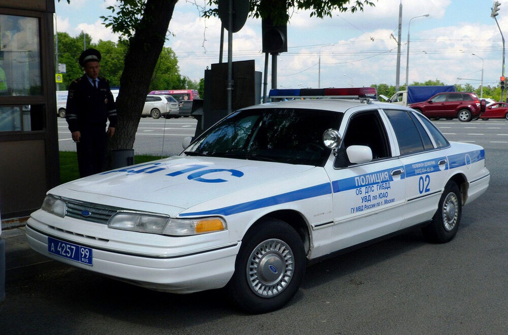 pic 12 - Ford CVPI Rus Police 1.jpg