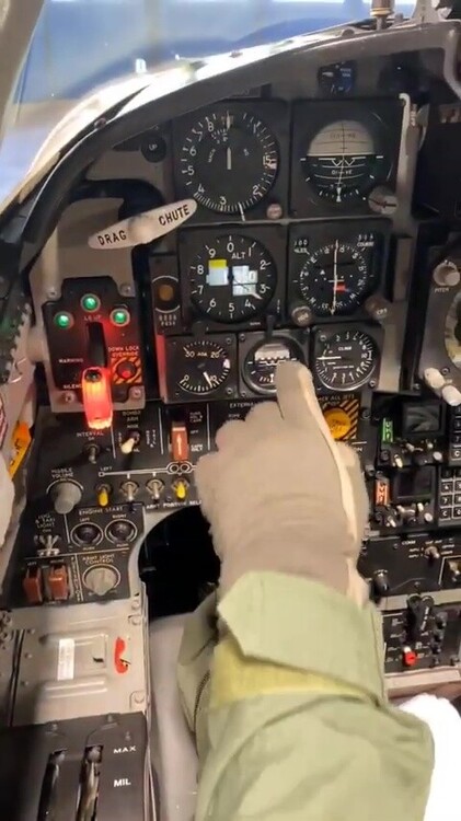 vlcsnap-Sweet F-5 cockpit video! sent to me by the Swiss AF Demo team #f5 #swissairforce-00_00_03_00001.jpg