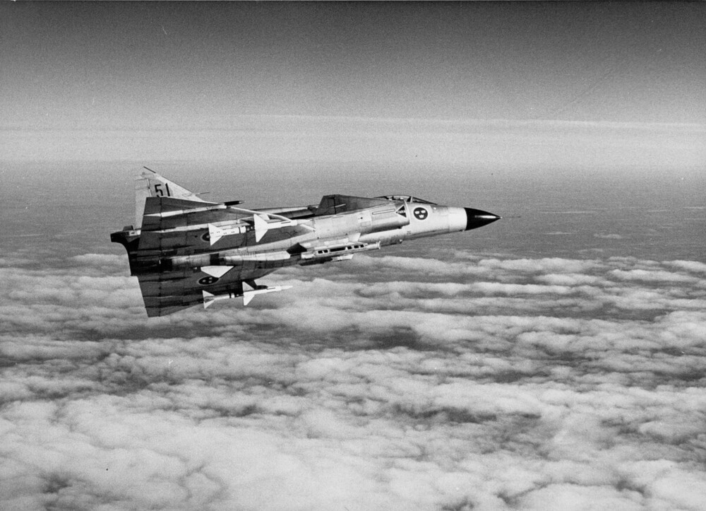 Saab_37_Viggen_37-5_001.jpg