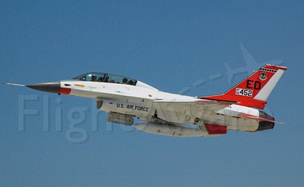 F-16B of the 416 FLTS at Edward AFB, California.jpg