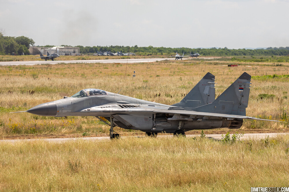MIG-29_YUSER_air_force_409.jpg