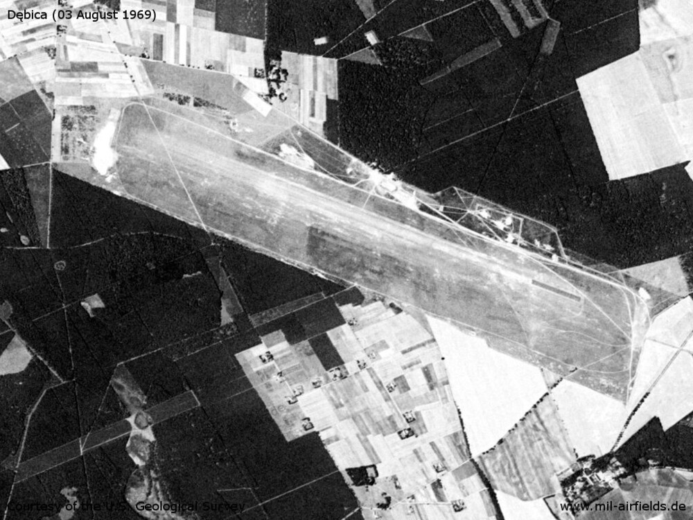 1969-0110-flugplatz-debica.jpg